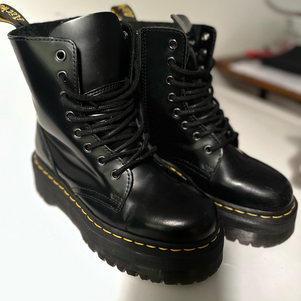 Dr Martens Platform Boots size 6W